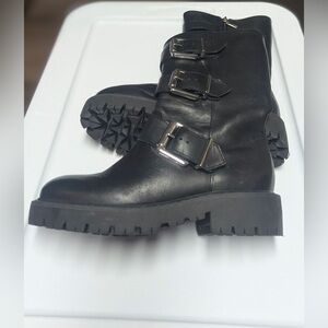 Schutz NWOT Leather Boots sz 6 Black